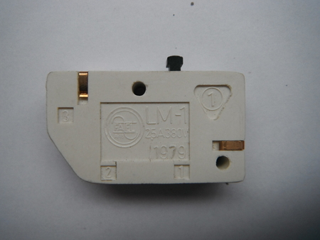Wyłącznik krańcowy LM-1 Mikrowyłącznik 2,5A 380V (1)